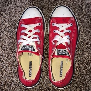 Red low top converse